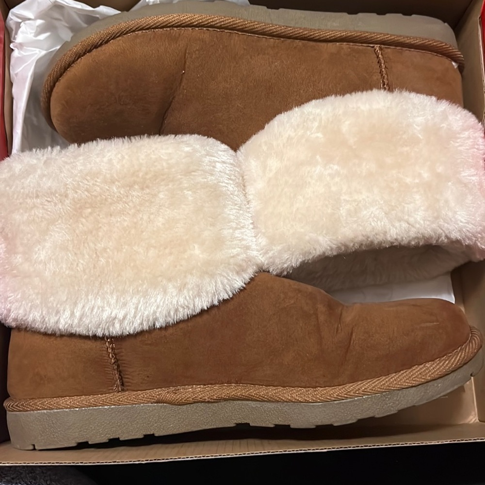 Arizona Brand.  Chestnut fuzzy booties… love these.  Super comfy and cute